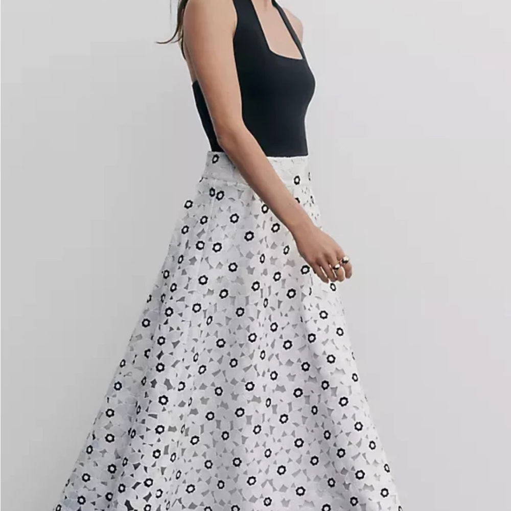 Ann Taylor Black and White Floral A-Line Skirt